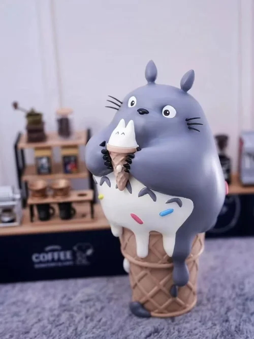 Totoro Holding Ice Cream - My Neighbor Totoro Statue - Mr Dinosaur Studio - Image 2