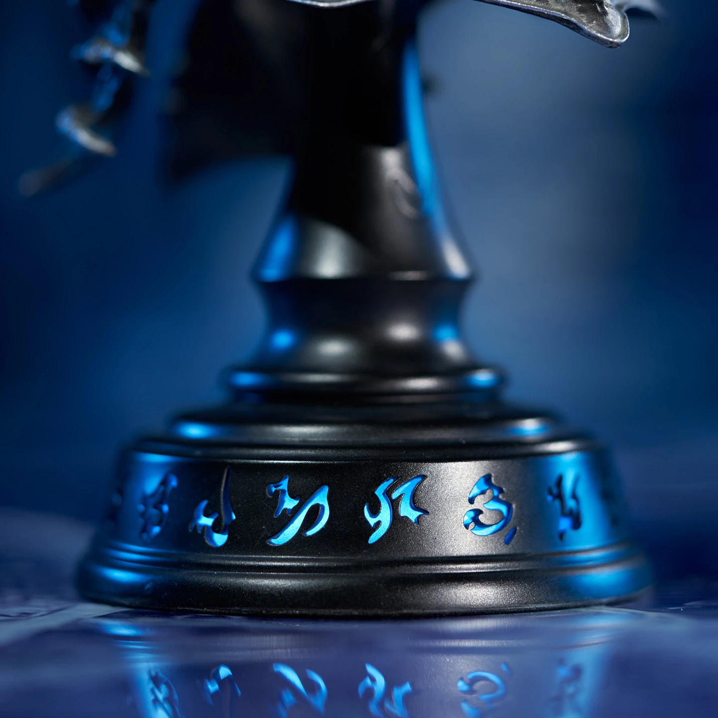 Helm of Domination with LED - World of Warcraft Official Statue - HEX Studios - Image 7