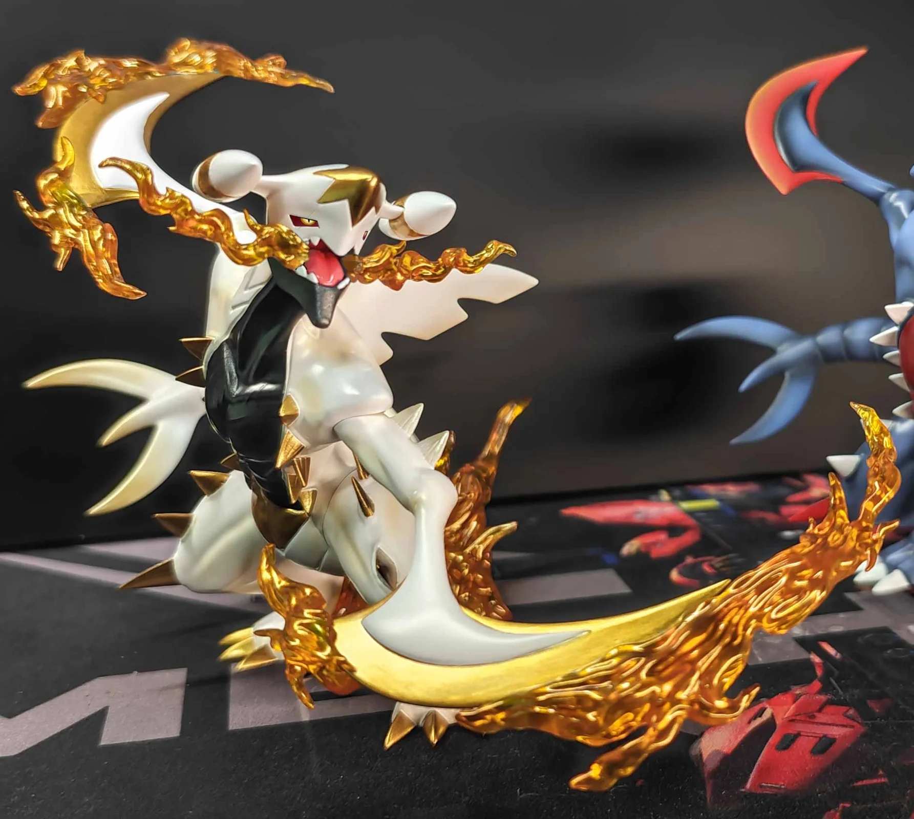 1/20 Scale World Zukan Mega Garchomp - Pokemon Statue - 02 Studio - Image 3