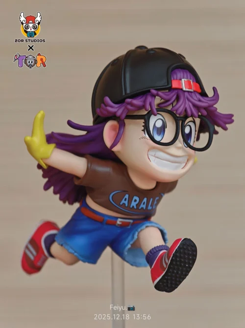 WCF Scale Running Arare/ Arale - Dr. Slump Resin Statue - ZOR Studios - Image 2