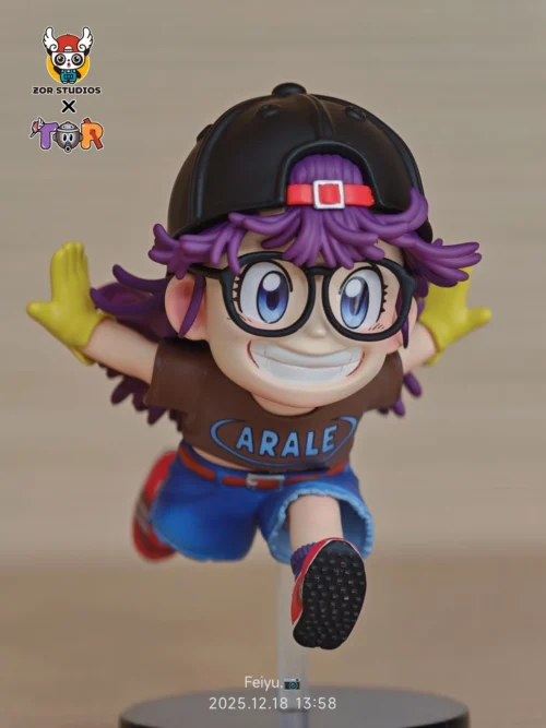 WCF Scale Running Arare/ Arale - Dr. Slump Resin Statue - ZOR Studios - Image 1