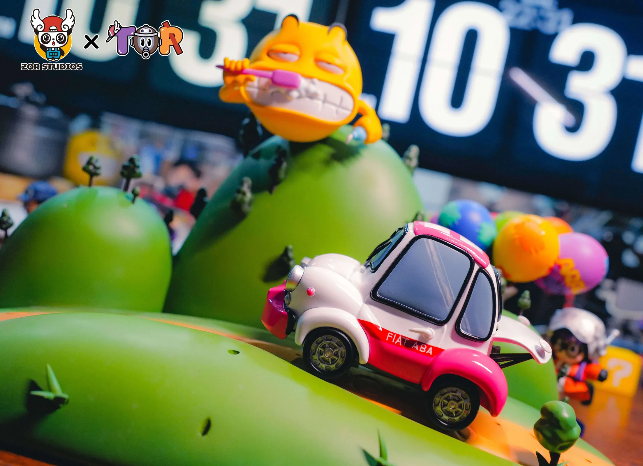 WCF Scale Vehicle Series 001 Aba Taxi - Dr. Slump Resin Statue - ZOR Studios - Image 4