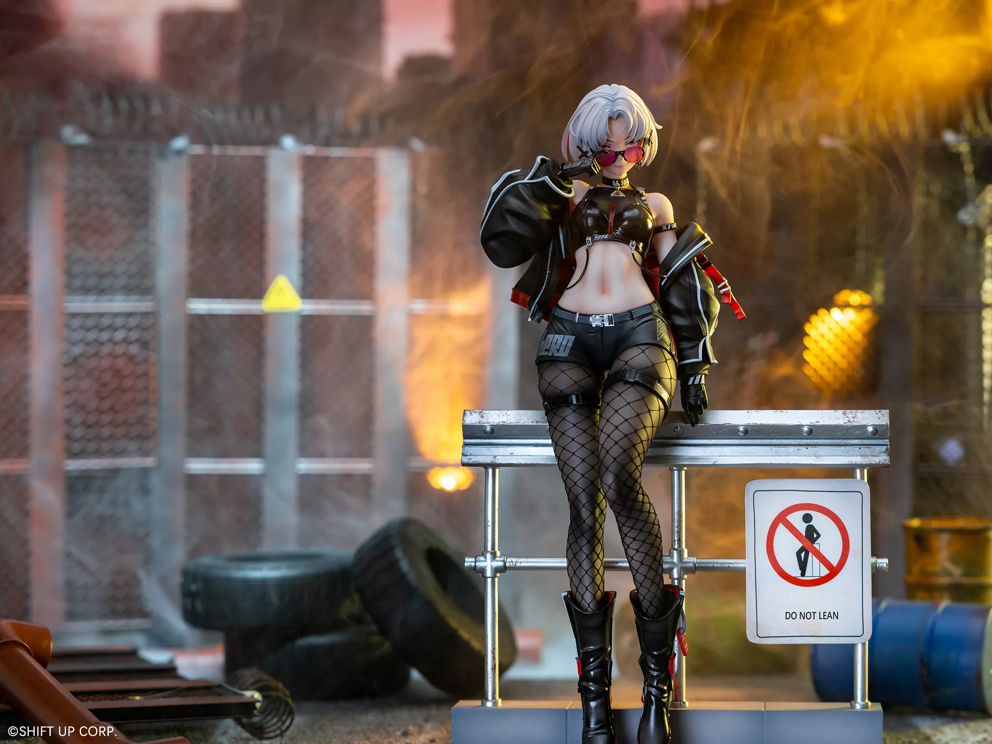 1/6 Scale Villain Racer Ver. Drake - Goddess of Victory: Nikke Official Statue - kawa design - Image 4