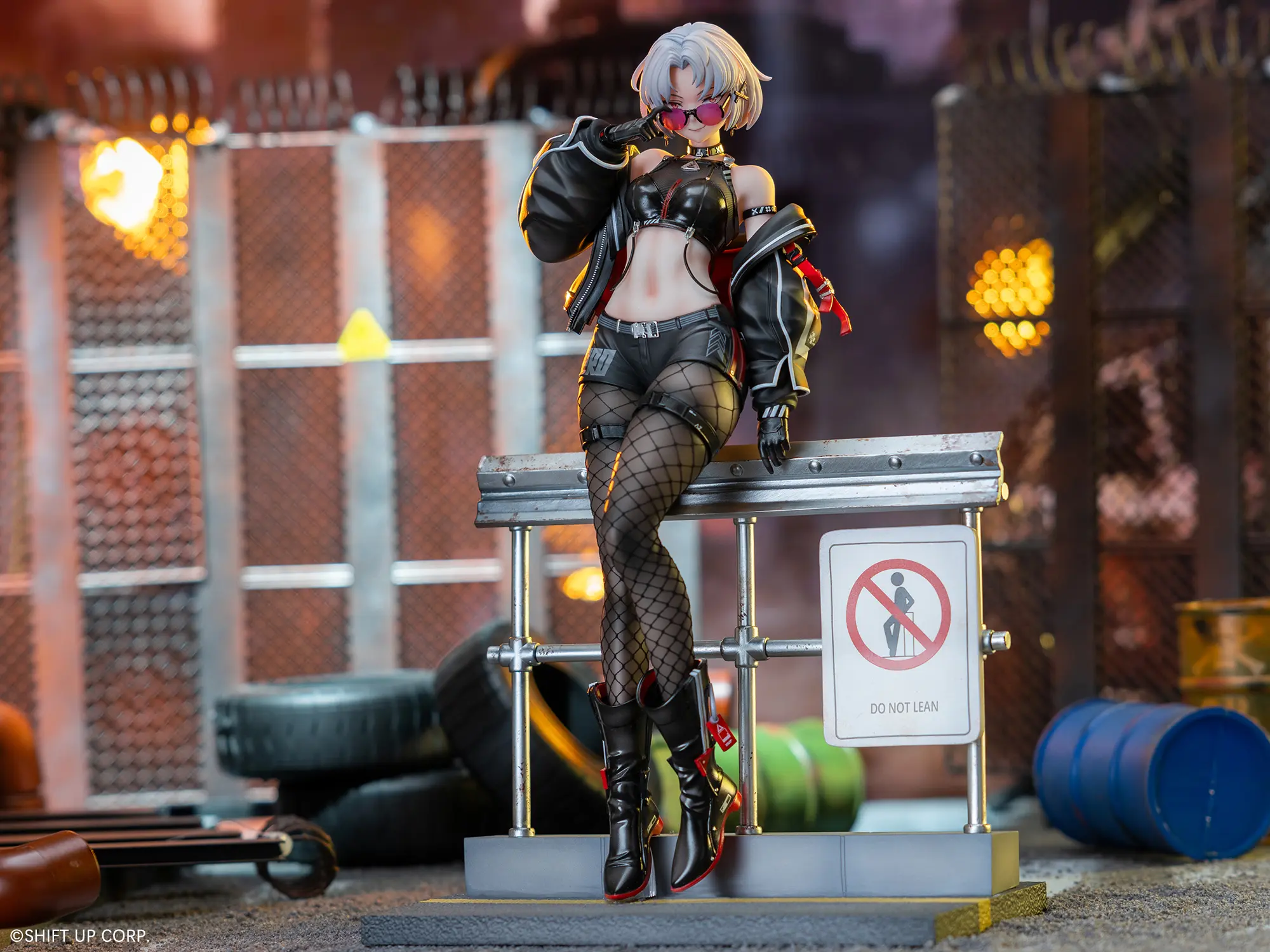 1/6 Scale Villain Racer Ver. Drake - Goddess of Victory: Nikke Official Statue - kawa design - Image 5
