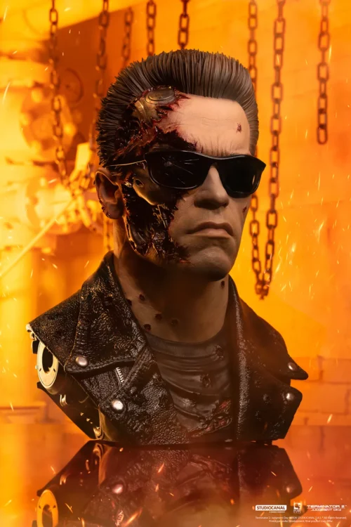 1/1 Scale T-800 Terminator Battle Damaged Mask with LED - MARVEL Official Statue - PureArts - Image 2