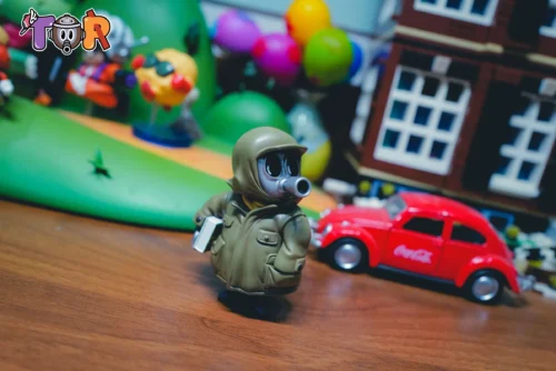 WCF Scale Clutching Book Akira Toriyama - Dragon Ball Resin Statue - ZOR Studios - Image 1