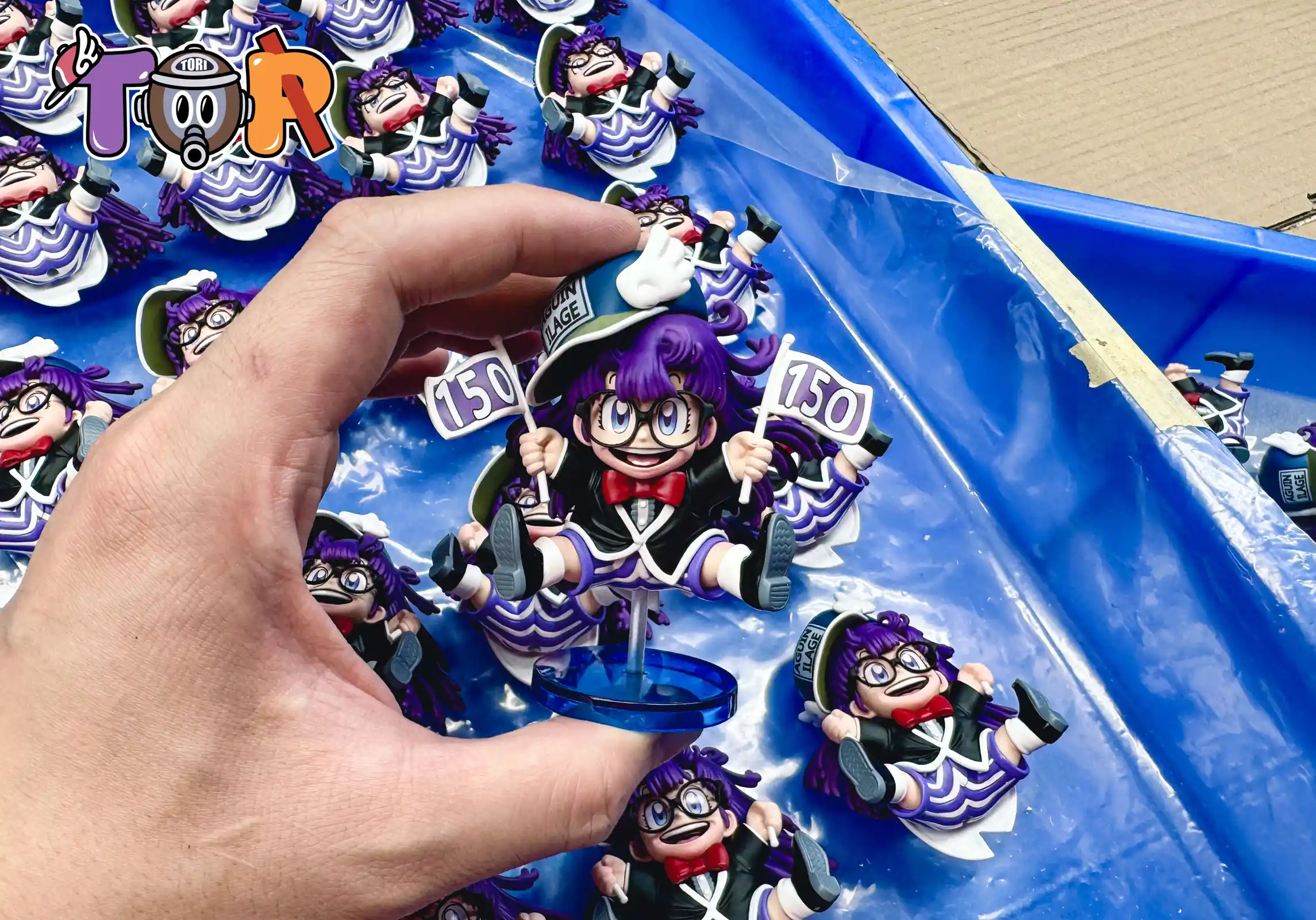 WCF Scale Tailcoat Arare/ Arale - Dr. Slump Resin Statue - ZOR Studios - Image 2