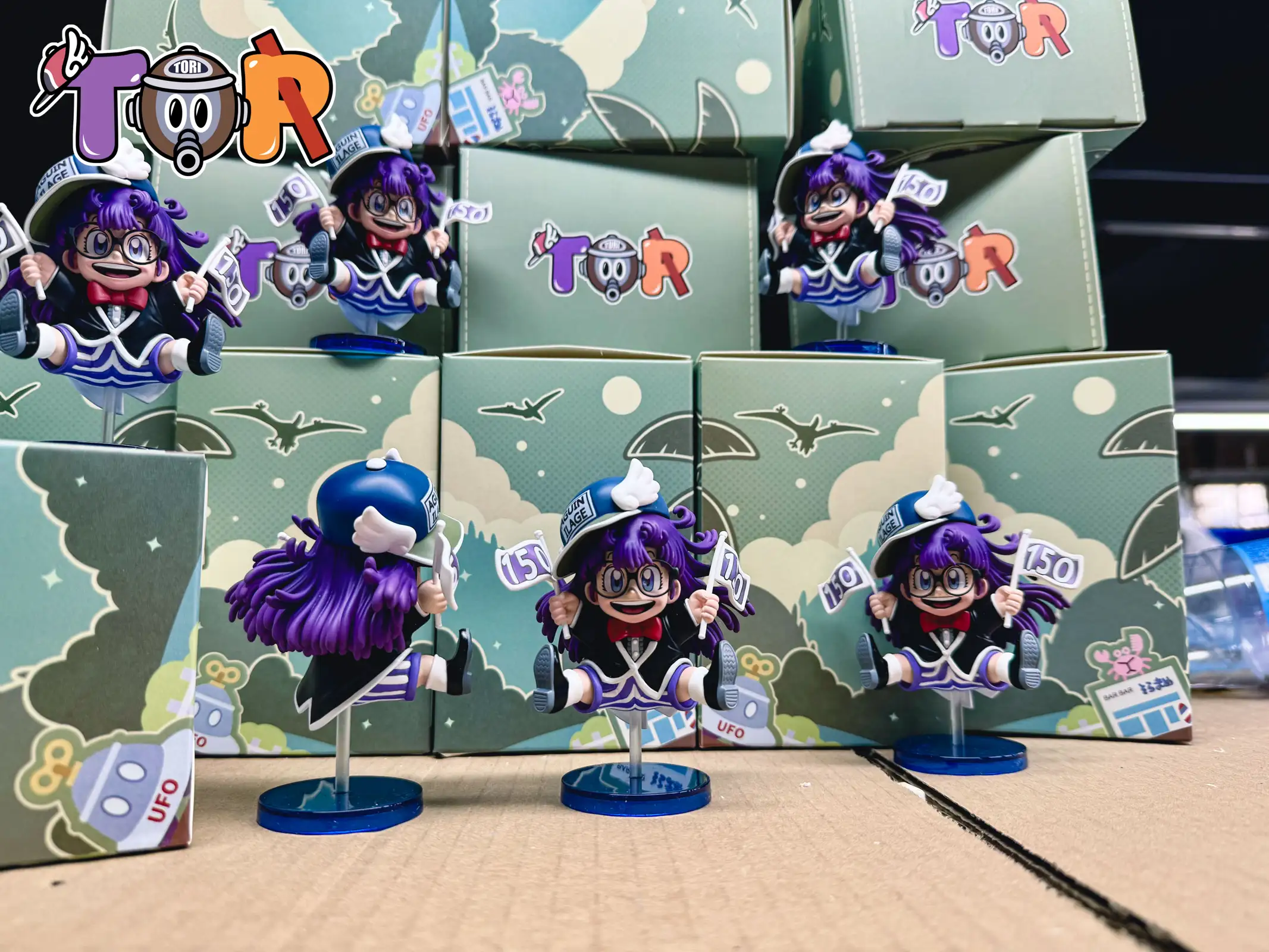 WCF Scale Tailcoat Arare/ Arale - Dr. Slump Resin Statue - ZOR Studios - Image 3