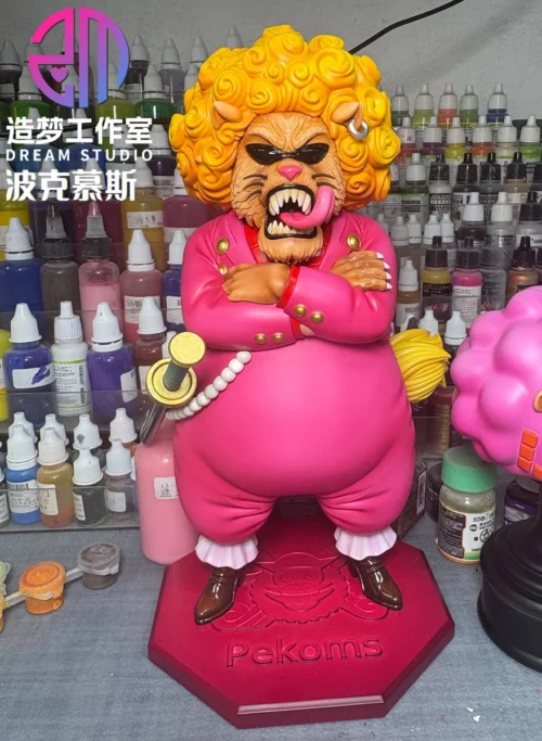 "Ultra-limited DREAM STUDIO Pekoms One Piece resin statue, showing fierce lion-mink details and interchangeable head from various angles."