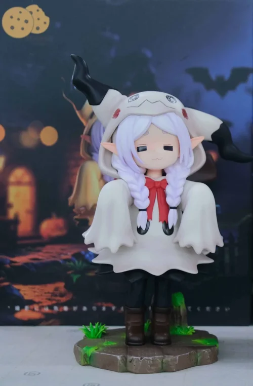 "Exclusive variant color Frieren Pokémon figures, Cookie Studio's chibi Frieren & Fern as Mimikyu & Gengar. Detailed dark palette sculpting."