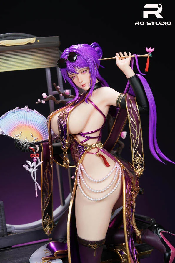 "Close-up details of the limited 1/4 Guofeng Kafka Honkai: Star Rail resin statue, revealing its exquisite ancient Chinese design and majestic."