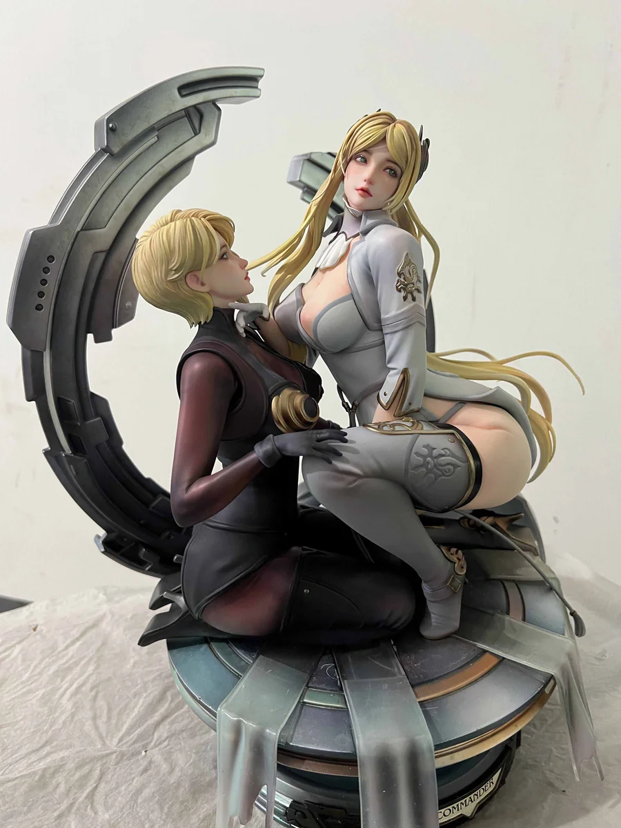 "Limited 1/4 scale NieR Automata Commander & Attendant resin statue with dynamic poses and intricate details, multiple views."