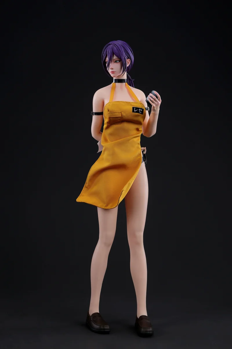 "Close-up of the 1/6 BoxQi Studio Chainsaw Man Reze figure, showcasing hyper-realistic detail, premium platinum silicone, and dynamic articulation."