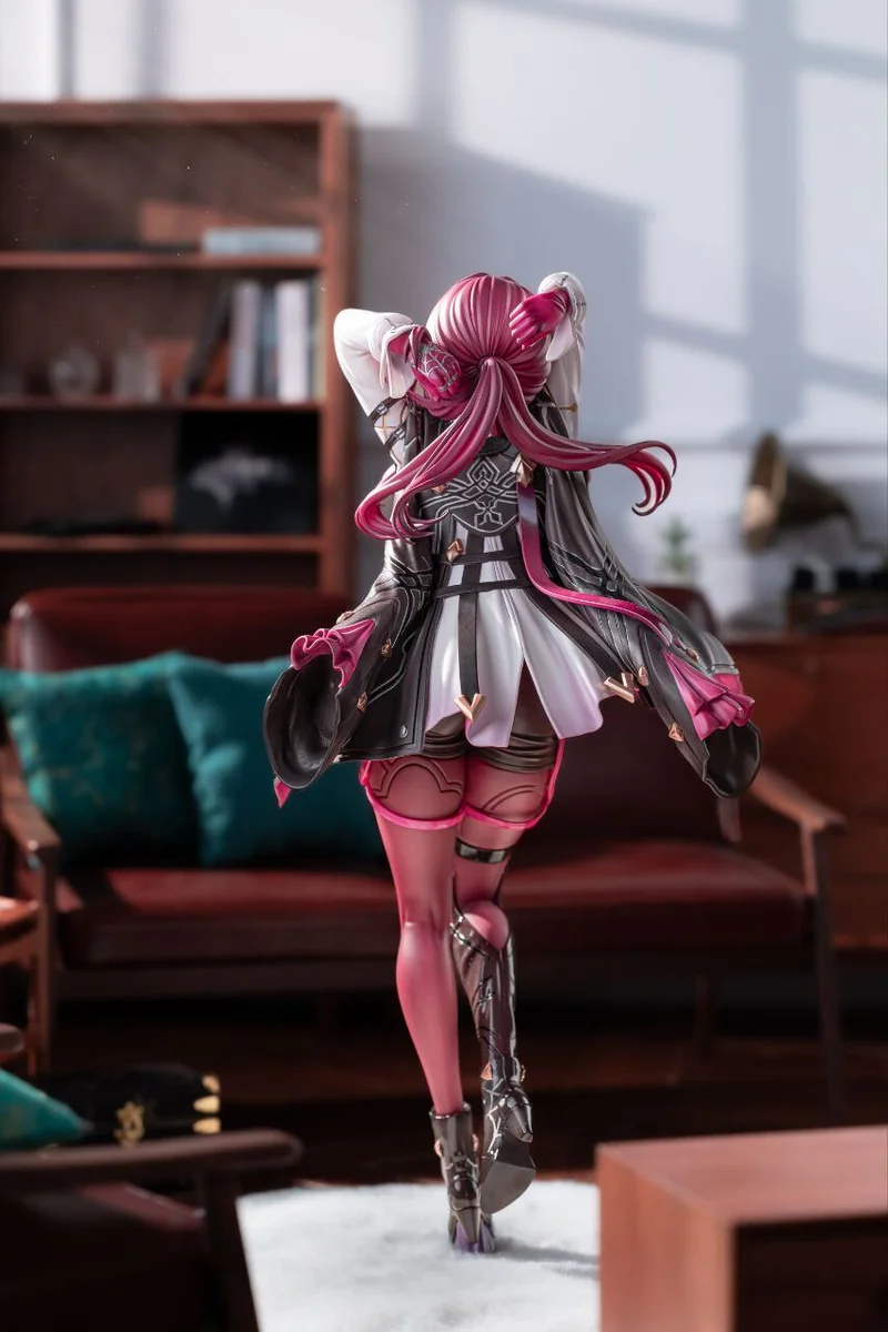 "Limited Edition 1/7 Kafka Honkai: Star Rail statue displays dynamic pose, sleek design, mysterious aura, and intricate details."
