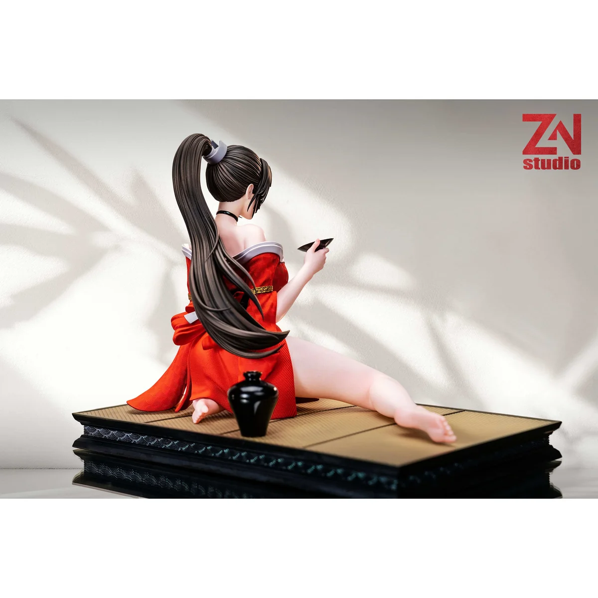 "ZN Studio's exquisite 1/4 Mai Shiranui Tipsy King of Fighters resin statue, detailed from various angles, highlighting her elegant pose and unique."