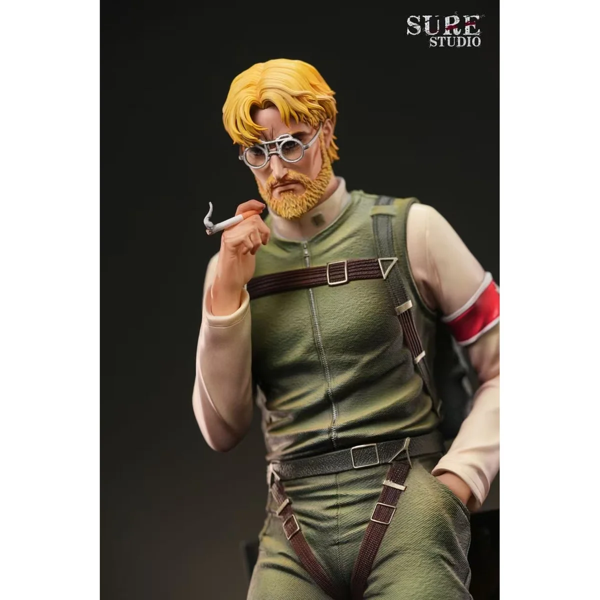 "Premium 1/6 scale Reiner Braun & Zeke Yeager Attack on Titan resin statues. Ultra-limited edition views show dynamic battle poses and intricate."