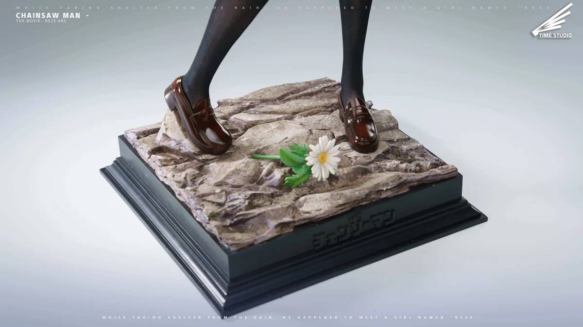 "Premium 1/4 Reze Chainsaw Man statue variant featuring the realistic head sculpt add-on. Dynamic details for this limited edition."