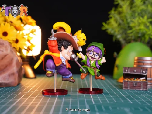 "Main image of chibi Arale & Dr. Senbei Norimaki embarking on a whimsical treasure hunt adventure, an exclusive Dr. Slump WCF figure set."