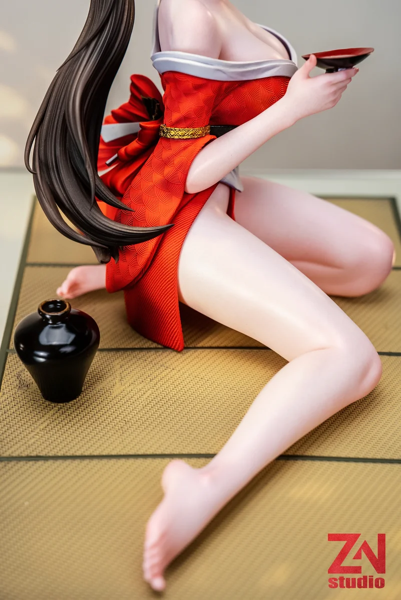 "Exquisite ZN Studio Mai Shiranui 1/4 Tipsy statue, King of Fighters, showcasing her elegant pose and intricate sculpted details from multiple angles."