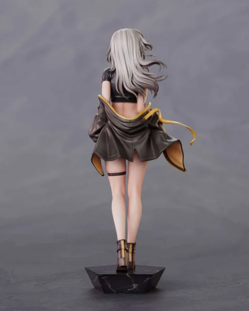 Gallery views of the 1/6 Honkai: Star Rail Stelle Raccoon resin statue. Limited Edition GK, with dynamic pose and playful raccoon.
