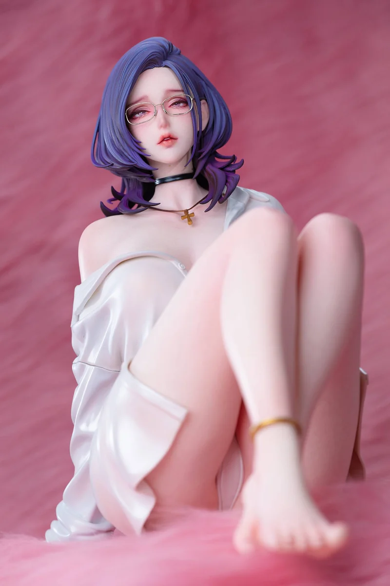 "Exclusive 1/4 scale Jin Meiting collectible statue. Gallery reveals mysterious green cosplay, realistic sculpts, and limited dual head sculpts."