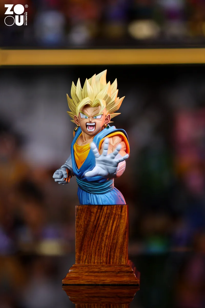"Limited Edition Dragon Ball Gogeta & Vegito fusion statues by Jackie Studio. Dynamic poses, vibrant energy effects, and detailed sculpts shown from m