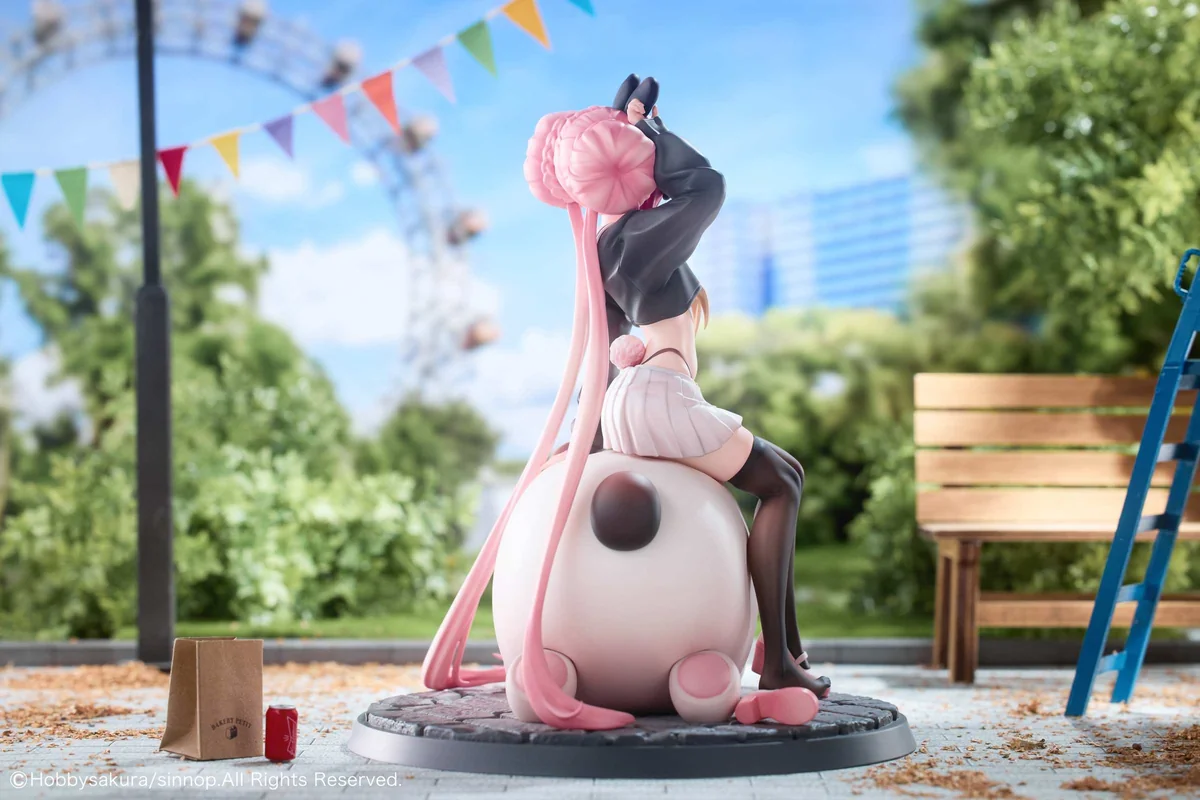 "Official Hobbysakura Studio 1/6 真点P Casual Ver. figure gallery, showcasing exquisite sculptural details and her charming personality from various."