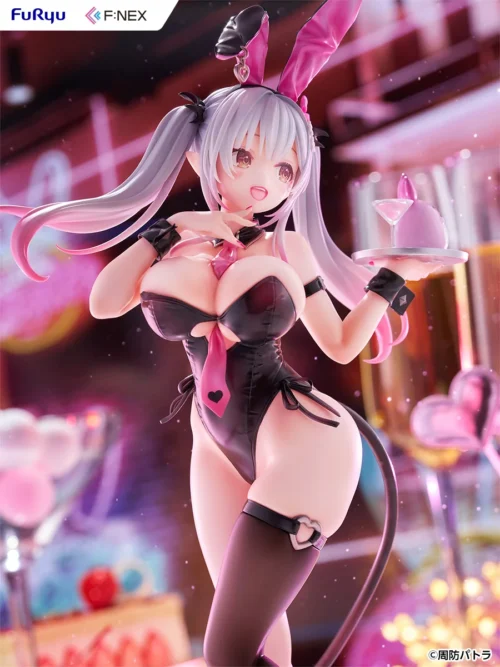 "Official 1/6 Suou Patra Bunny Girl figure. This premium Honey Strap statue showcases her dynamic pose and intricate sculpting from multiple angles."