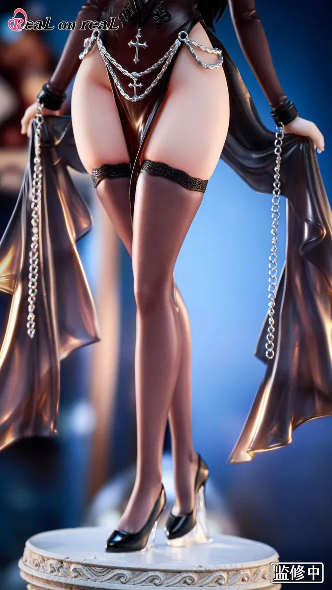 "Gallery of the 1/6 Dark Nun statue, revealing her mysterious gothic elegance, intricate sculpt details, and unique rub-and-scent feature."