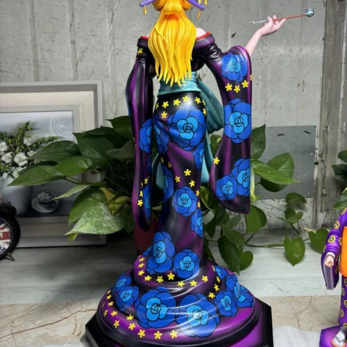 "Ultra-limited 1/8 Black Maria One Piece resin statue. Views highlight intricate spider-web details and dynamic Onigashima pose."