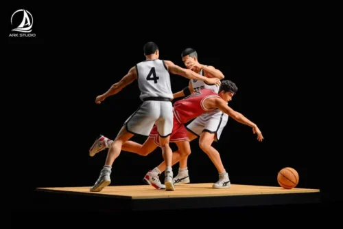 "Dynamic 1/6 Ryota Miyagi Breakthrough Slam Dunk resin statue, showcasing intricate details of his action pose and the vibrant court base."
