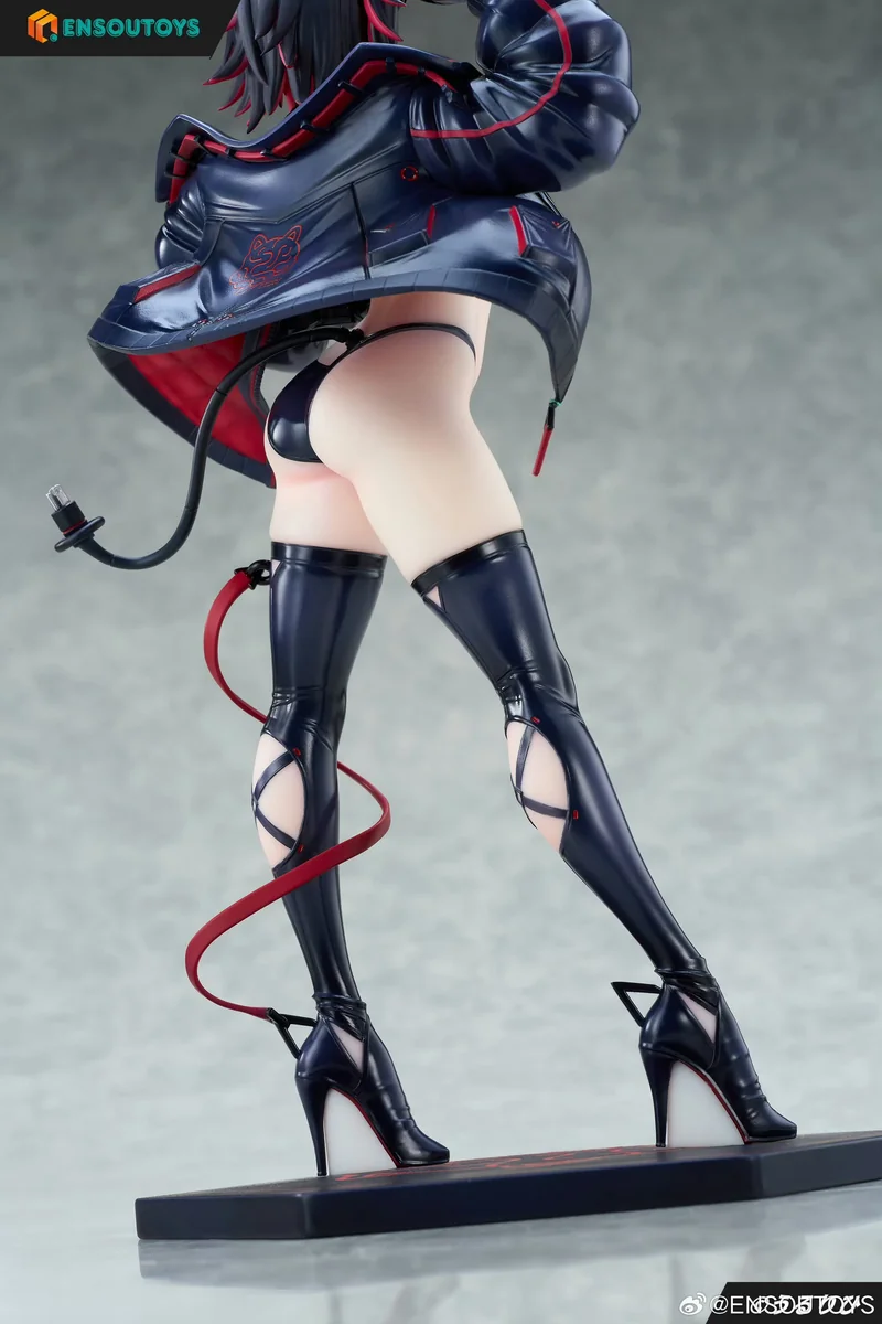 "ENSOUTOYS Cyber Pet Onyx. Sleek, futuristic Cyber Pet figure with intricate mechanical details and dynamic pose shown from every angle."