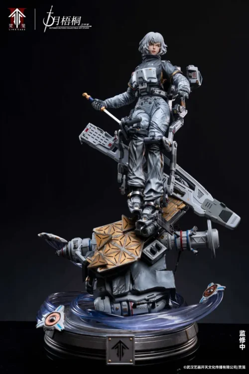 "Experience the ultra-rare 1/4 Bai Yuekui (EVA Suit) official statue from Ling Cage, featuring intricate futuristic armor and a dynamic combat display."