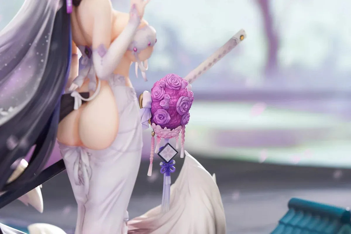 "Premium acrylic display case with integrated LED lighting, elegantly illuminating the official 1/7 Azur Lane Kroos Wisteria Heart statue."