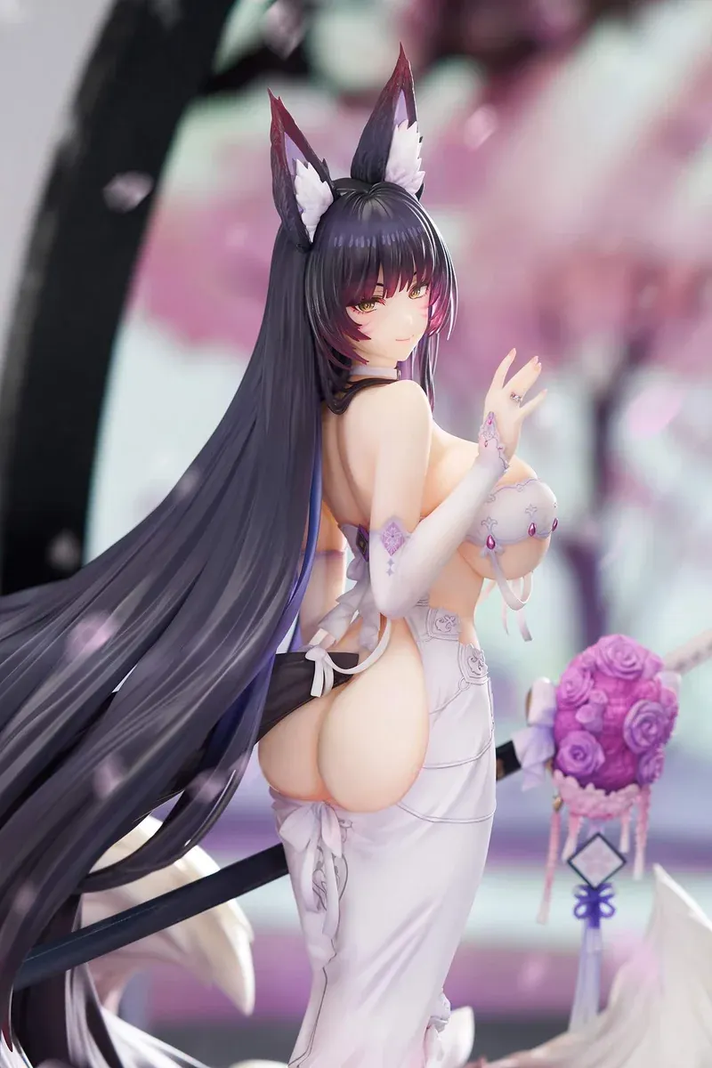 "Official Azur Lane Kroos Wisteria Heart 1/7 scale figure, showcasing her graceful pose, intricate wisteria details, and serene beauty."