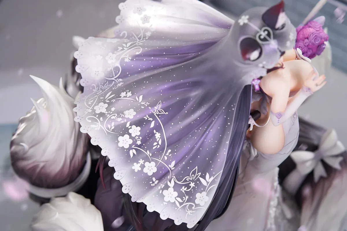 "Premium acrylic display case with integrated LED lighting, elegantly illuminating the official 1/7 Azur Lane Kroos Wisteria Heart statue."