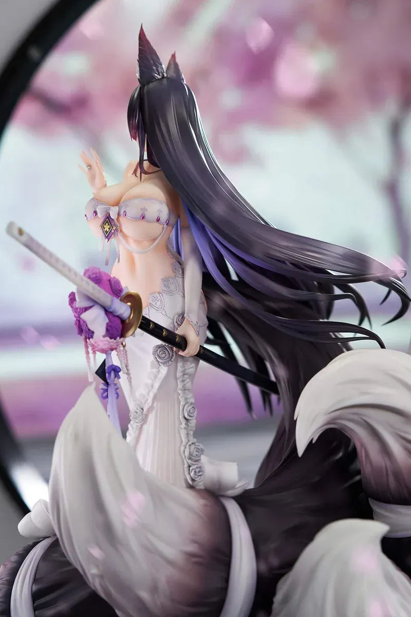 "Official Azur Lane Kroos Wisteria Heart Ver. 1/7 scale figure, highlighting her graceful main sculpt and intricate wisteria details, embodying."