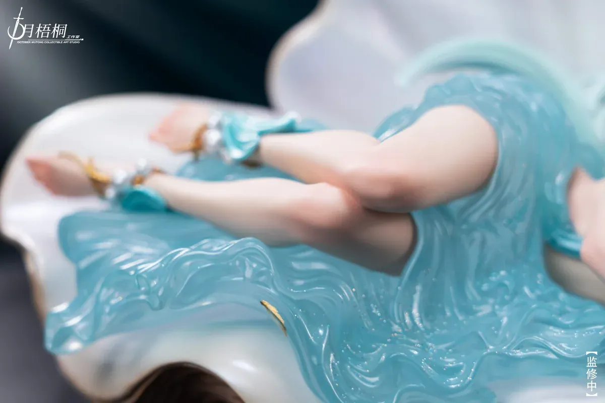 "Exquisite Haishe Clam Girl 1/6 original resin statue, revealing ethereal spirit and intricate aquatic base."