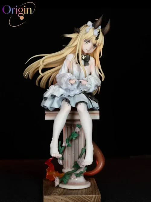 "Detailed view of the 1/6 Young Reed & Young Frostleaf Arknights limited edition collectible statue, featuring serene heroines and intricate craftsman."