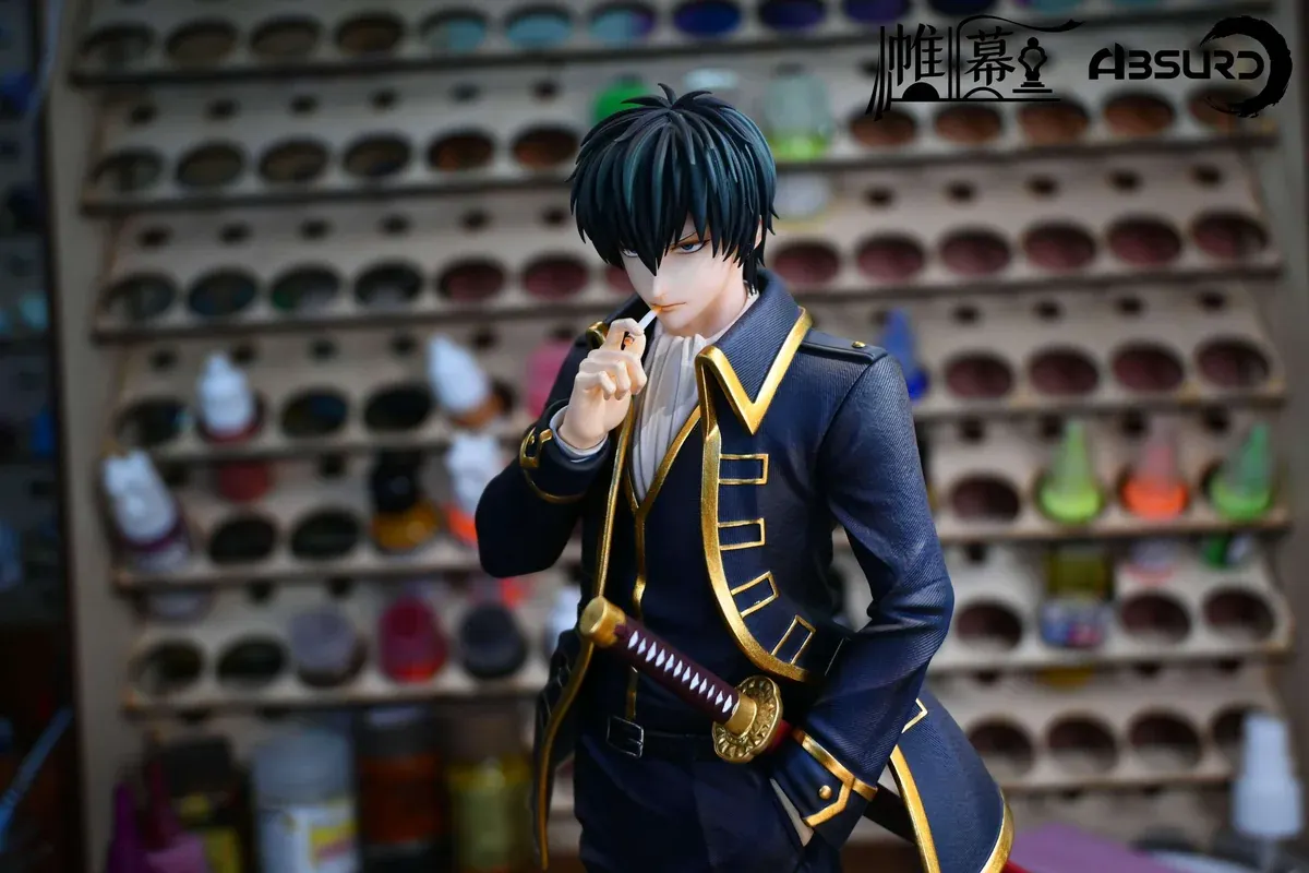 Explore the 1/6 Gintama Toshiro Hijikata limited edition statue, showcasing its dynamic pose, intricate uniform, and authentic details.